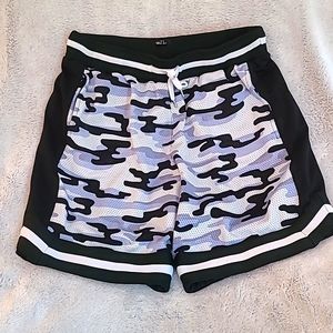 RUE21 black, blue,white camo shorts.  Sz L
